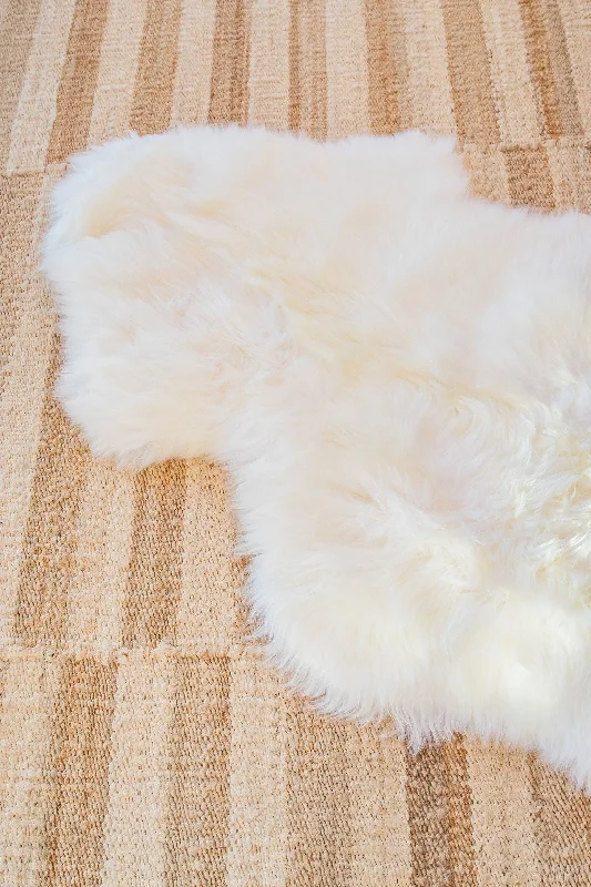 Cozy Sheepskin in 'Ivory' - 2 sizes