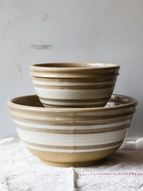 Farmhouse Old Fashioned Mixing Bowls